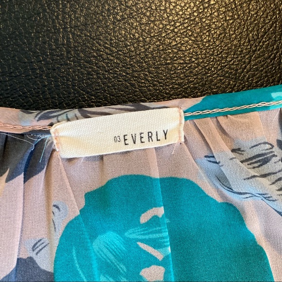 🌸5/$25🌸 
 03 Everly | Size Large | Tunic Blouse - Picture 5 of 5